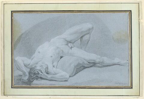 Homme nu, étendu sur un matelas plié sous lui, image 2/4