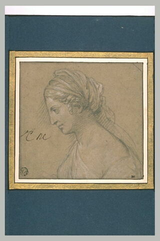 Femme de profil, vue en buste