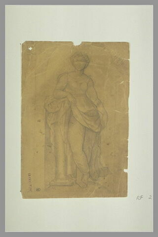 Femme drapée, debout, appuyée à une colonne