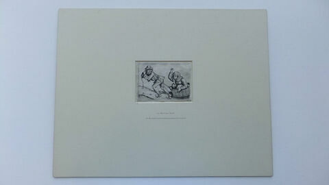 Un homme trainant sa femme dans un panier, image 3/3