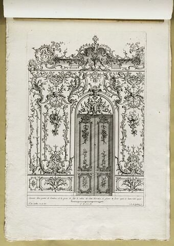 Décor de lambris et portes