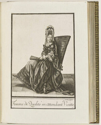 Femme de qualité en attendant visite