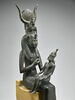 figurine d'Isis allaitant, image 6/9