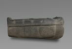 sarcophage en costume des vivants, image 2/9