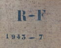 Personnages de fantaisie dans une barque avec une joueuse de cistre, image 3/5