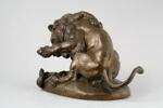 Lion au serpent à la patte levée, image 2/10