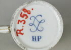 Déjeuner en porcelaine tendre, comprenant : un plateau, une tasse et soucoupe, un sucrier, image 5/6