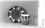 Tasse et soucoupe à godrons verts blancs et rehauts d'or, image 7/7