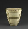 vase, image 3/5