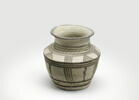 vase, image 3/3