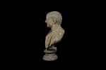 statue, image 2/4