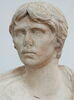 statue, image 2/6