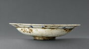 Petit plat aux fleurs épanouies nées d'un lotus, image 5/7