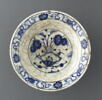Petit plat aux fleurs épanouies nées d'un lotus, image 6/7