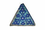 Carreau triangulaire aux rinceaux fleuronnés, image 3/3