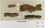 bande décorative d'habillement ; fragment, image 1/2